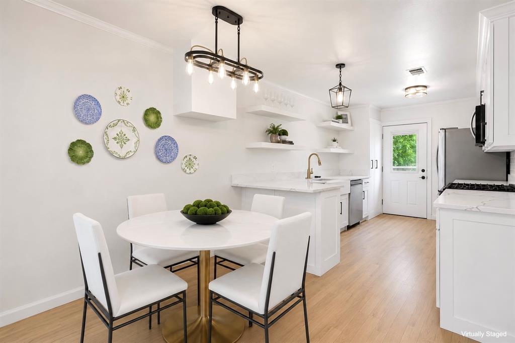 3102 W Jefferson Boulevard Property Photo 6