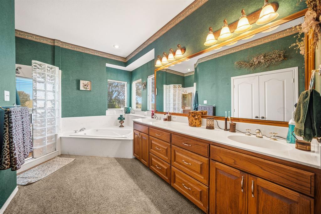 601 Zmolek Road Property Photo 11