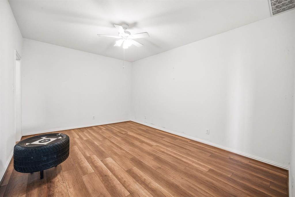 601 Zmolek Road Property Photo 24