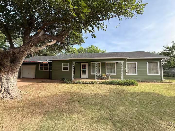 1634 Sandefer Street Property Photo 1