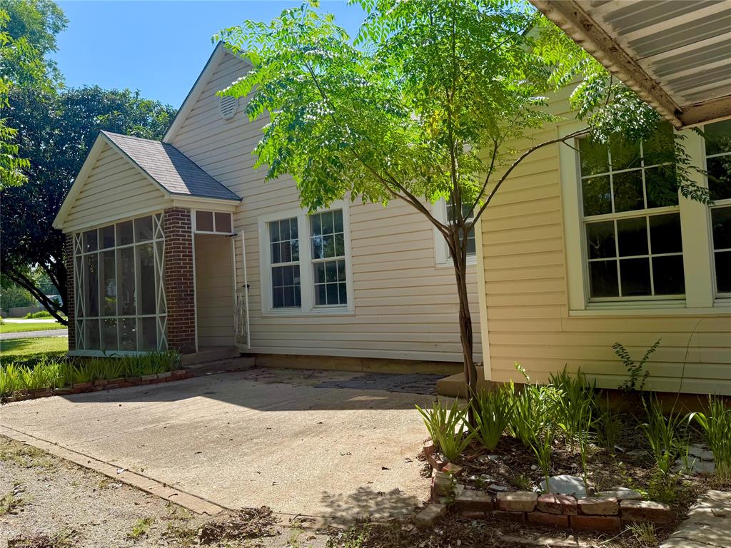 2700 Elizabeth Drive Property Photo 2
