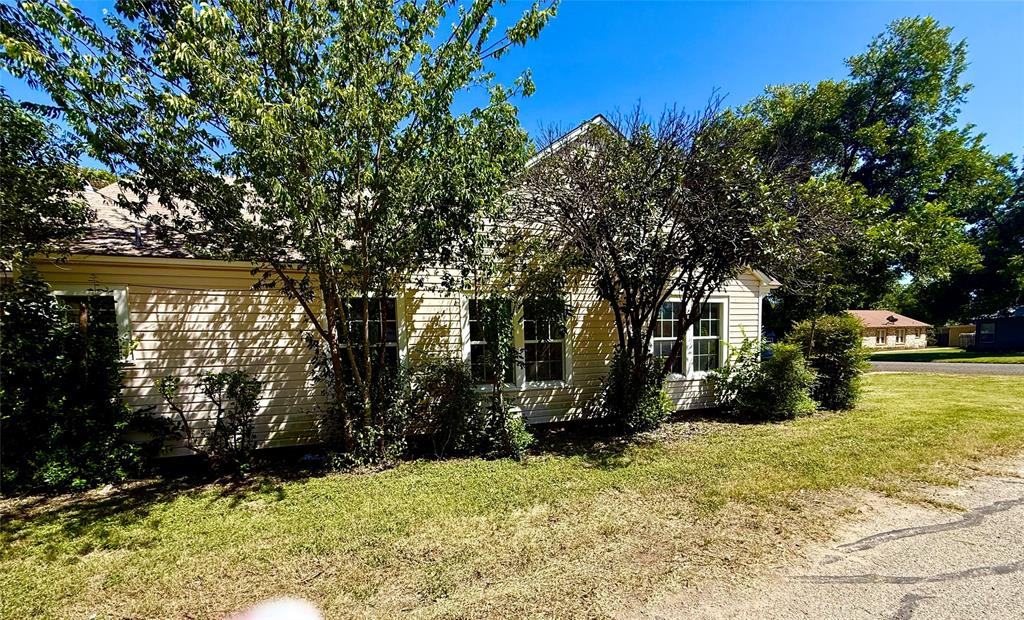 2700 Elizabeth Drive Property Photo 9