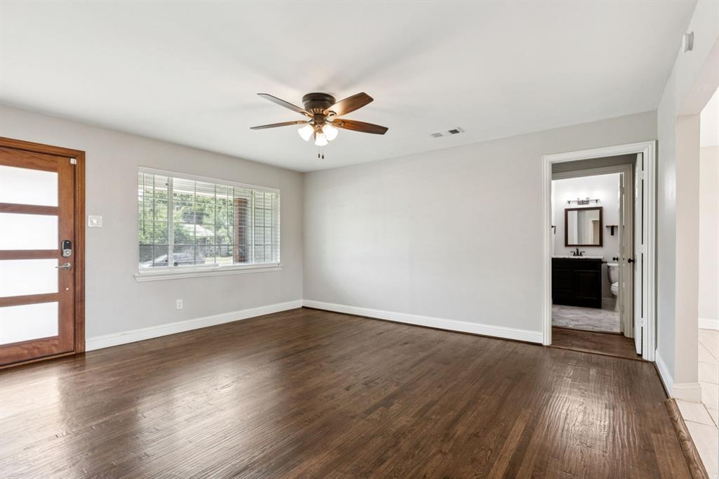 519 Royal Crest Drive Property Photo 5
