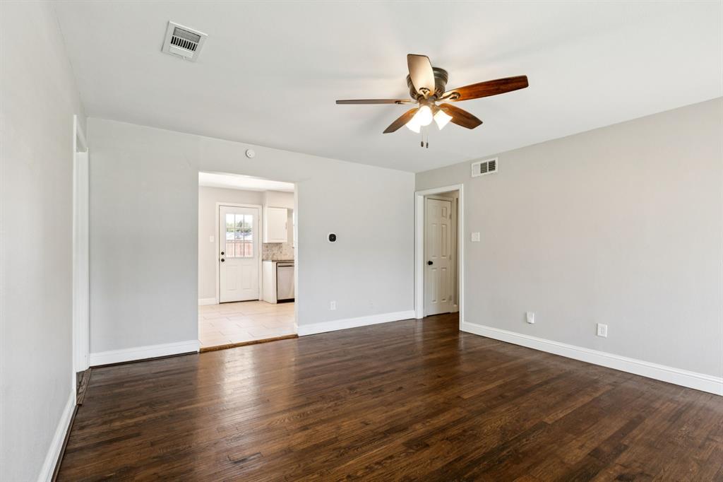 519 Royal Crest Drive Property Photo 7