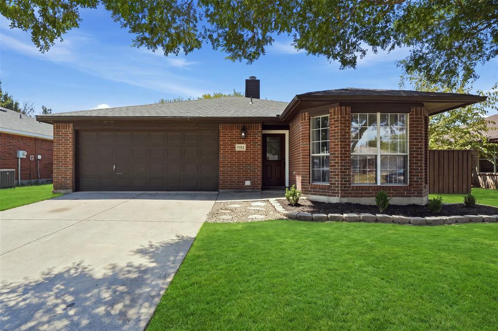 1152 Lake Bluff Drive Property Photo 1