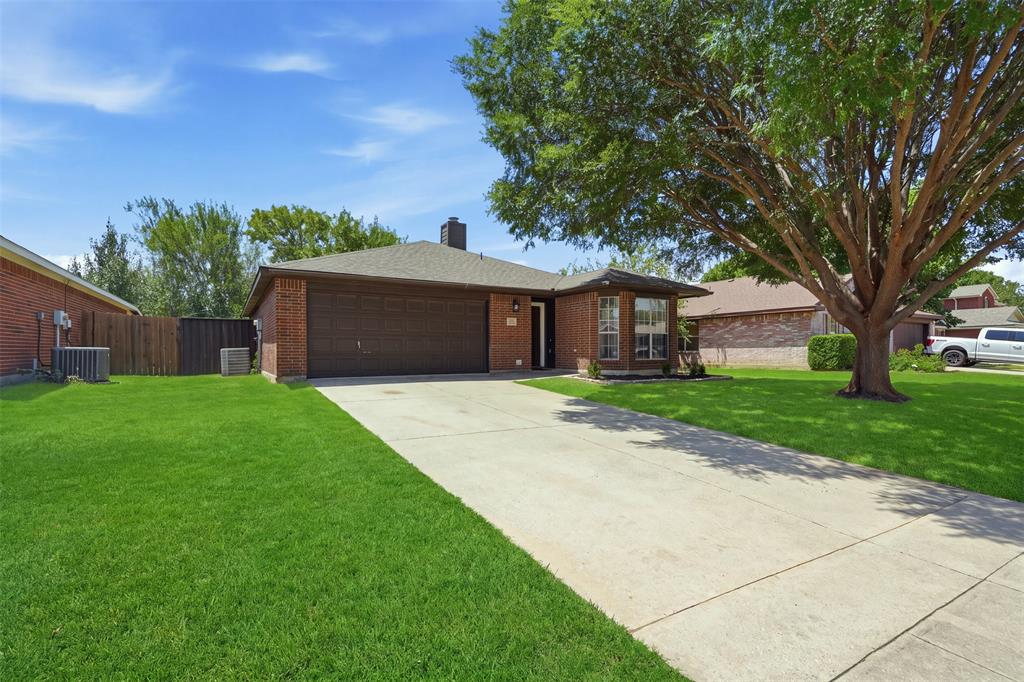 1152 Lake Bluff Drive Property Photo 6