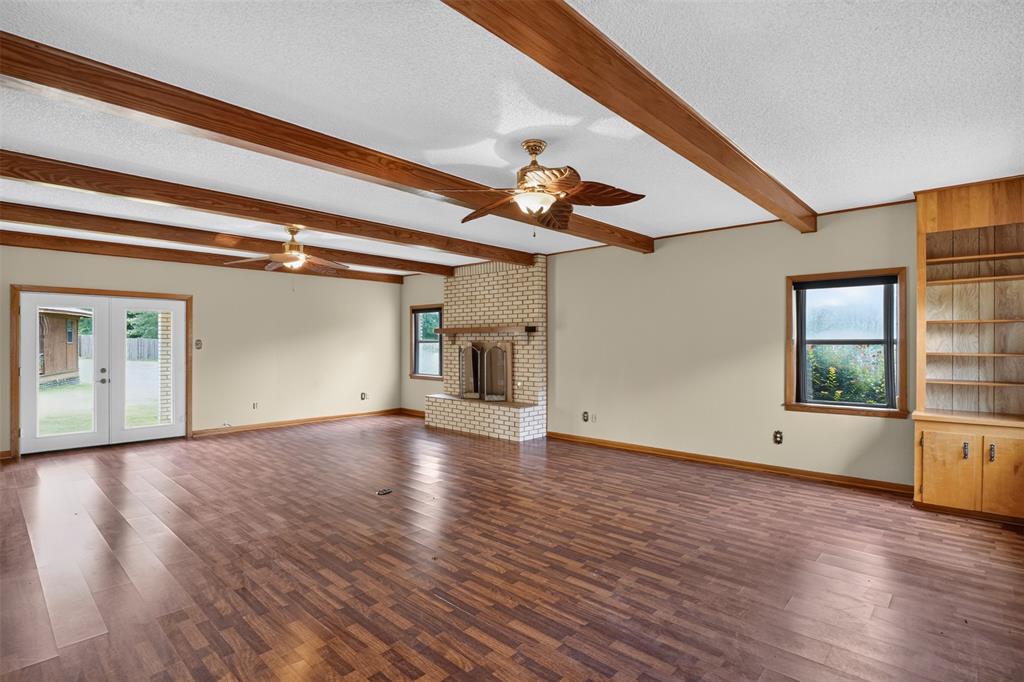 724 Pine Forest Drive Property Photo 4