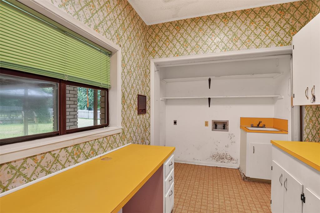 724 Pine Forest Drive Property Photo 16