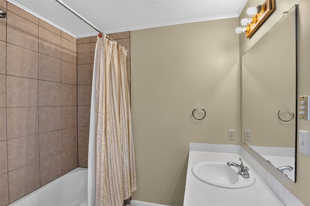 724 Pine Forest Drive Property Photo 22