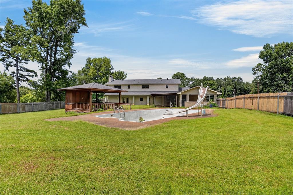 724 Pine Forest Drive Property Photo 33