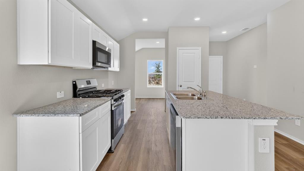 1621 Tin Roof Road Property Photo 3