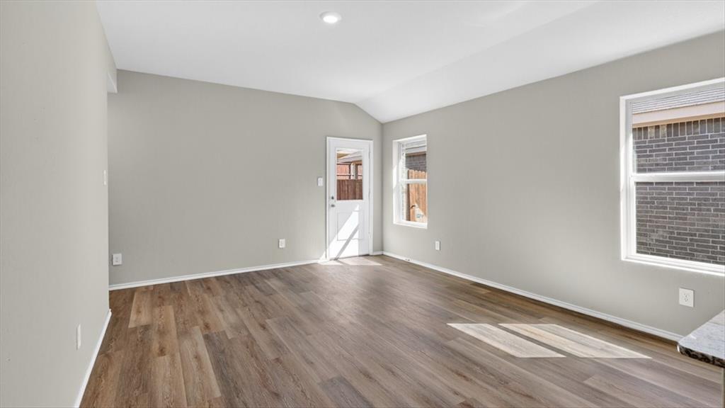 1621 Tin Roof Road Property Photo 6