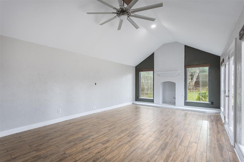 5204 Valleydale Drive Property Photo 4