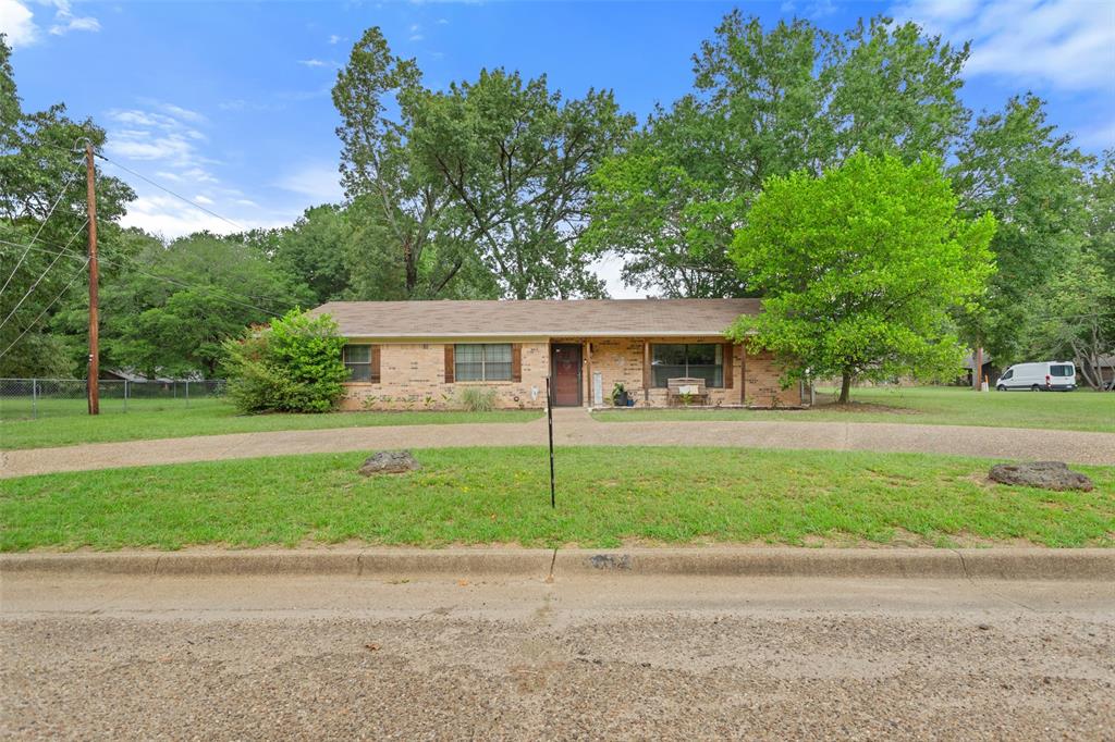 709 Glazner Street Property Photo 3