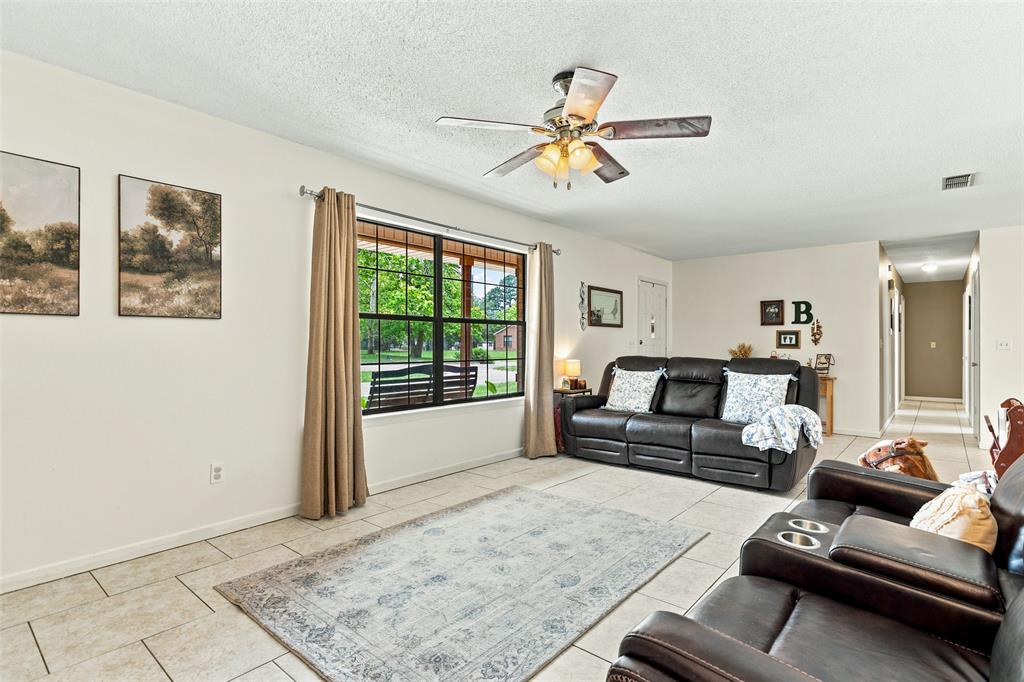 709 Glazner Street Property Photo 8
