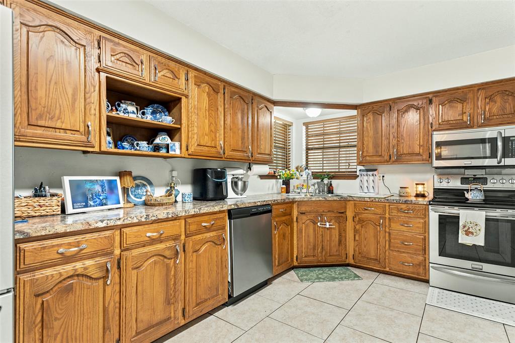 709 Glazner Street Property Photo 12