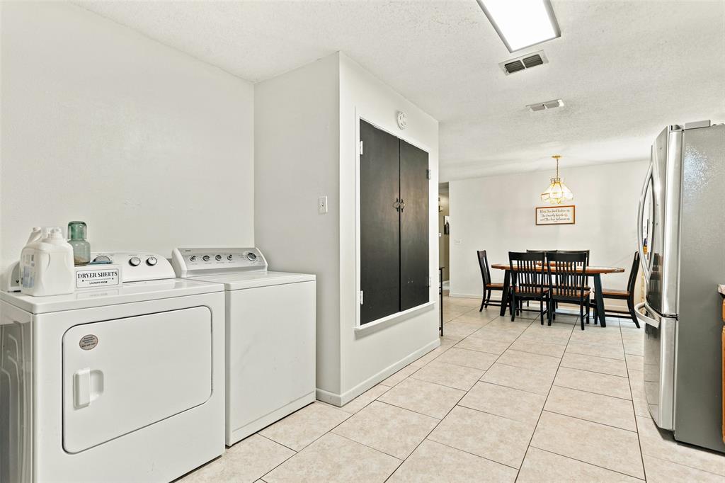 709 Glazner Street Property Photo 15