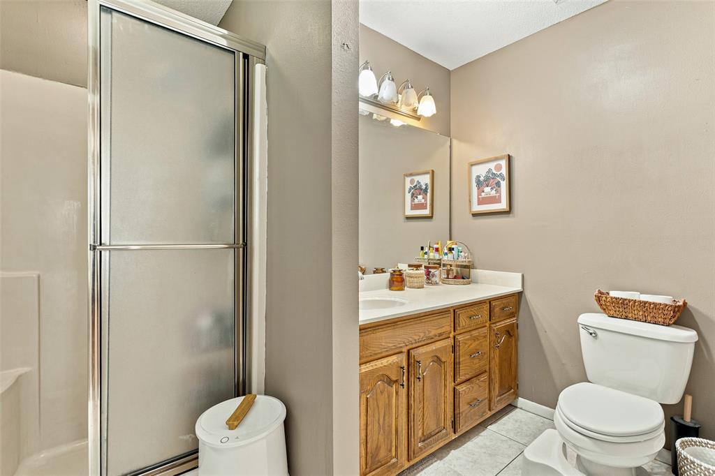 709 Glazner Street Property Photo 18