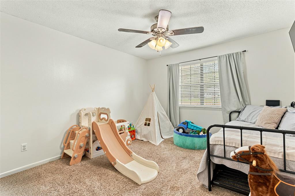 709 Glazner Street Property Photo 23