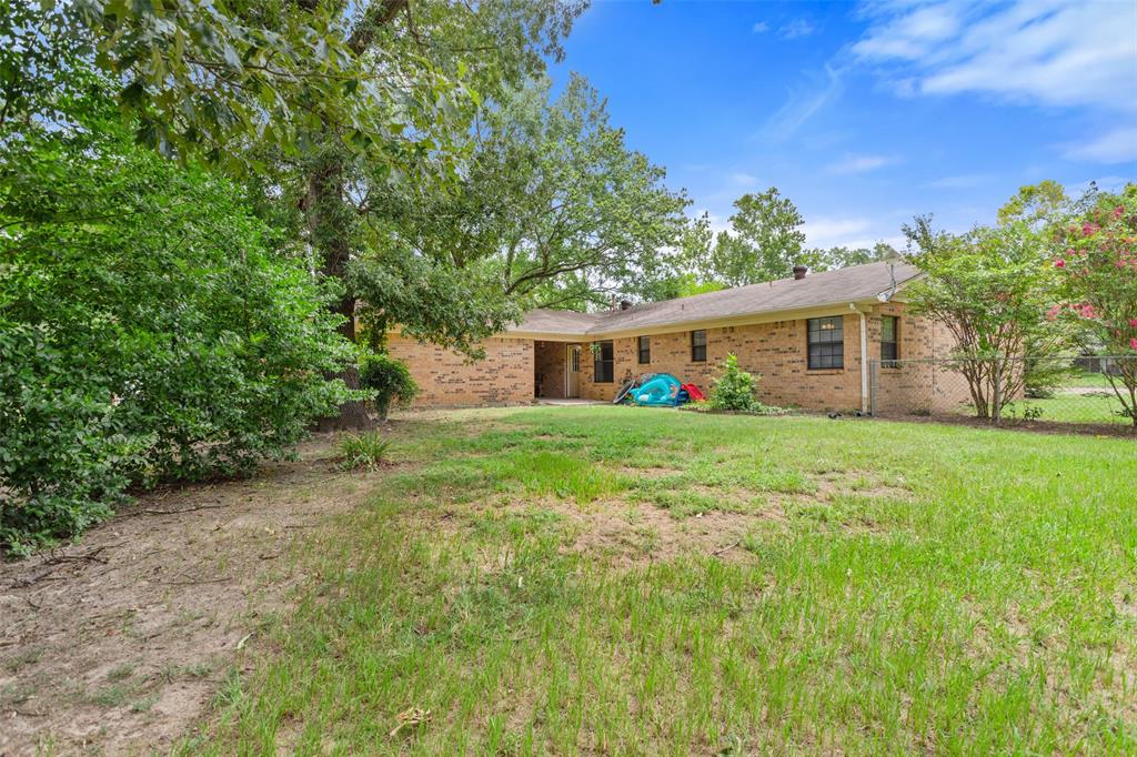 709 Glazner Street Property Photo 28