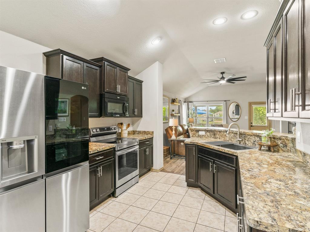 9805 Osprey Drive Property Photo 3