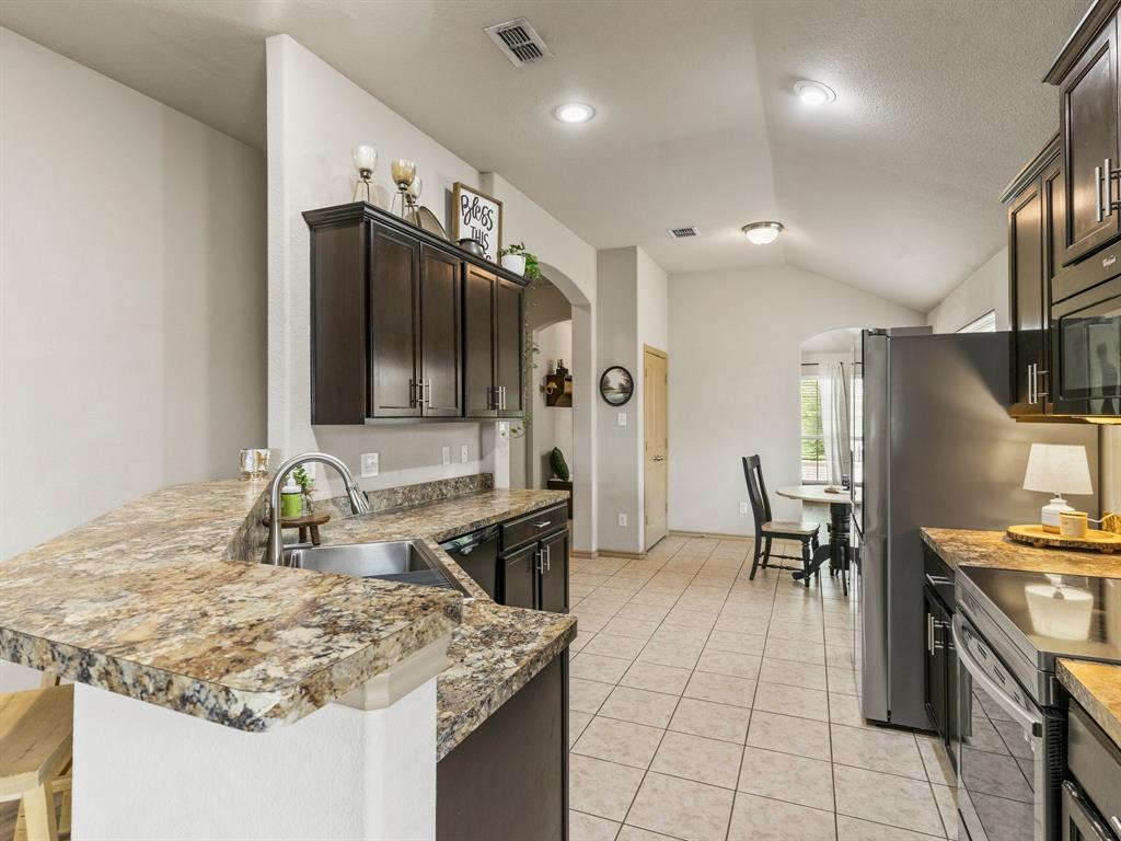 9805 Osprey Drive Property Photo 5