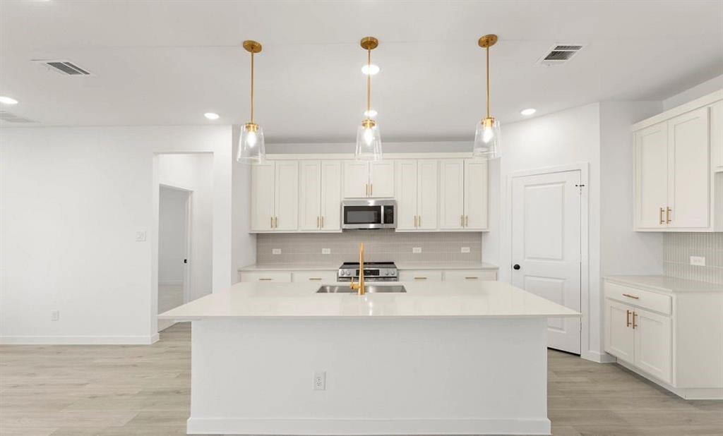 2200 Franklin Street Property Photo 5