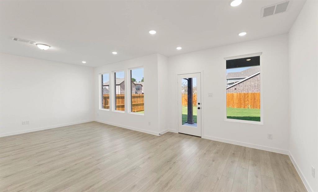 2200 Franklin Street Property Photo 6