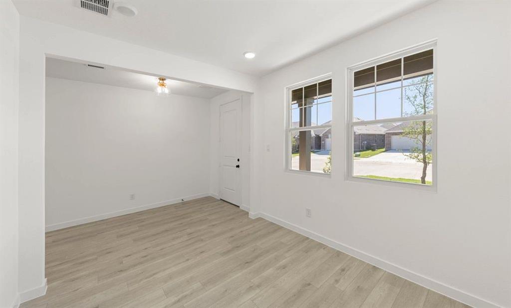 2200 Franklin Street Property Photo 7