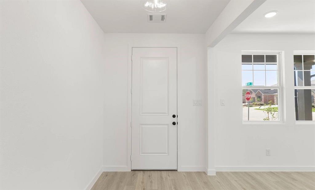 2200 Franklin Street Property Photo 8