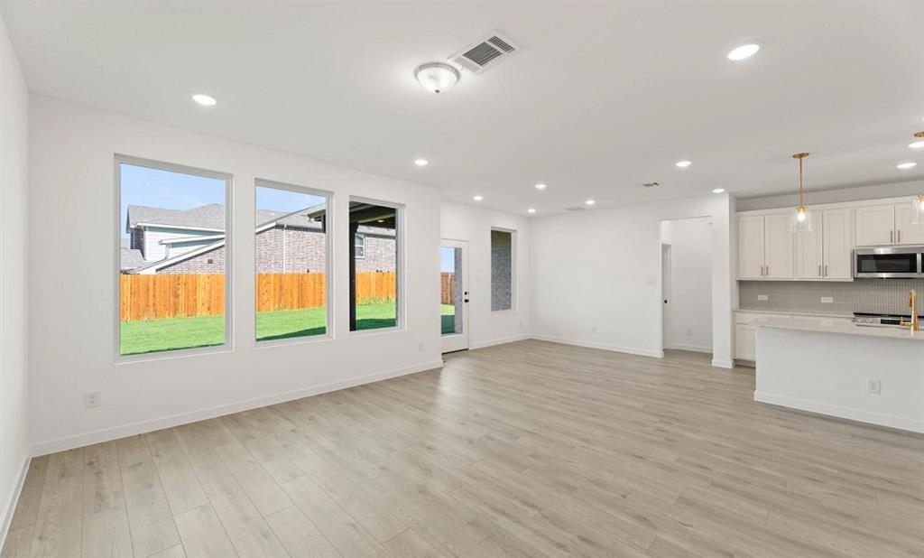 2200 Franklin Street Property Photo 14