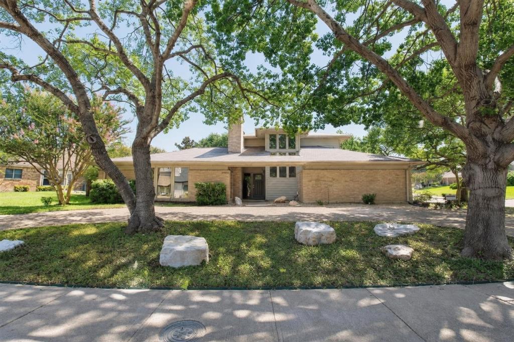 11901 Woodbridge Drive