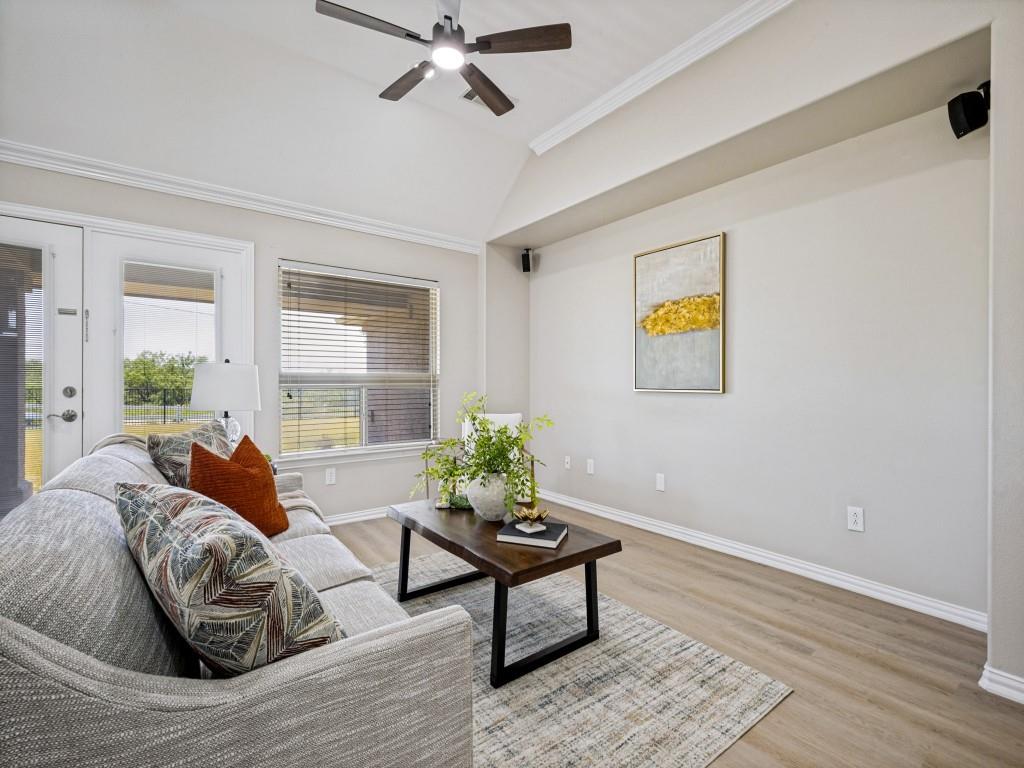 11217 Southerland Drive Property Photo 3