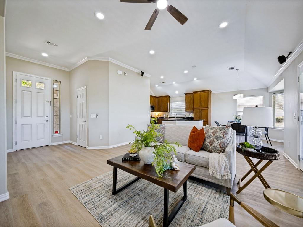 11217 Southerland Drive Property Photo 4