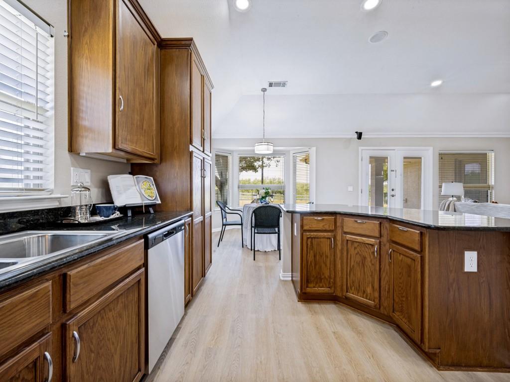 11217 Southerland Drive Property Photo 10