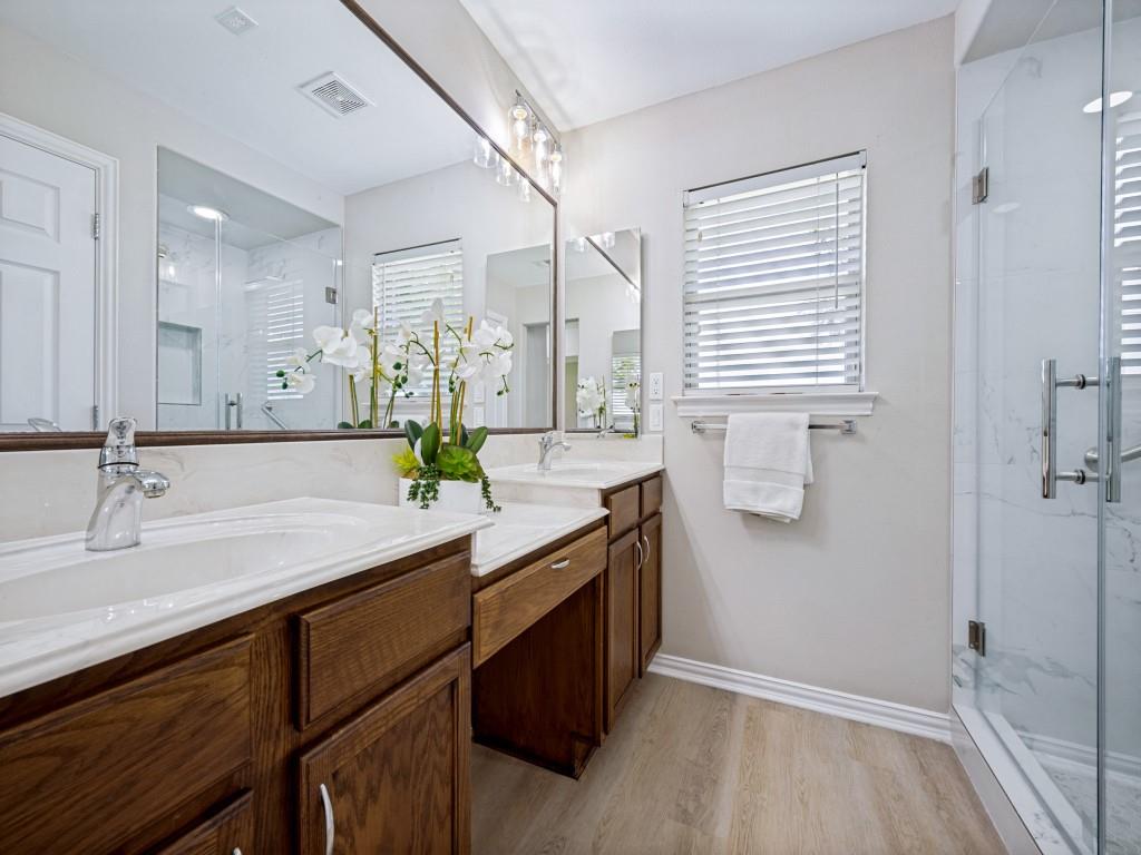 11217 Southerland Drive Property Photo 14