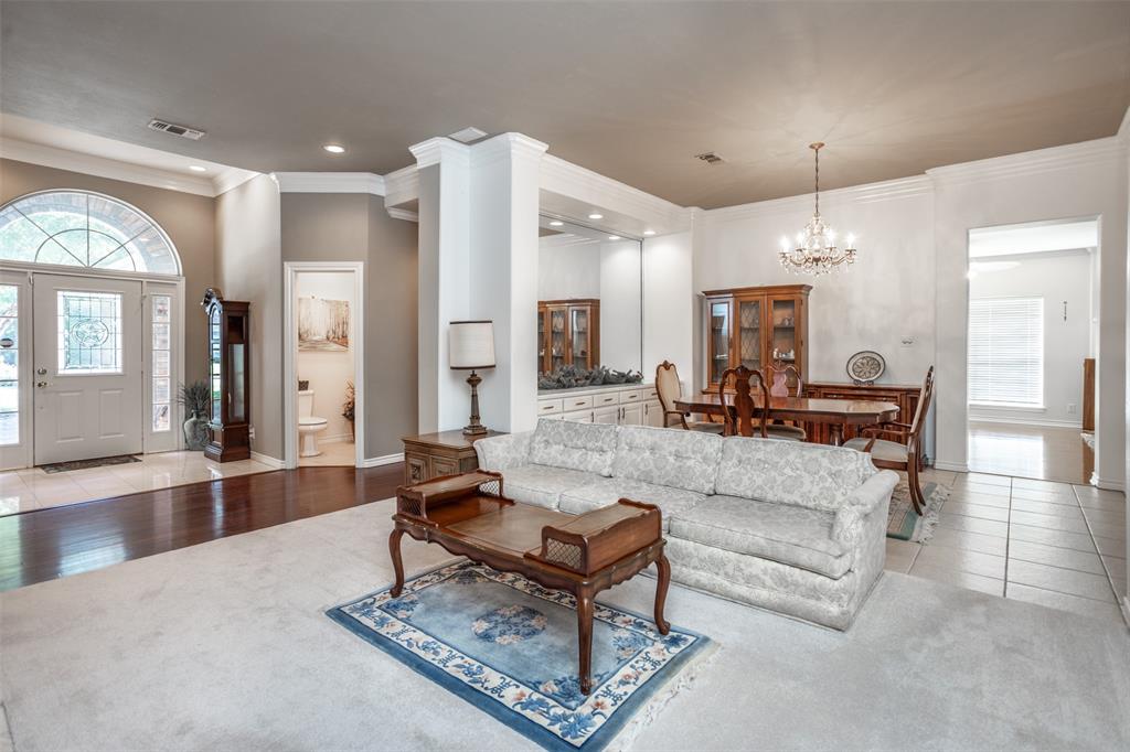 913 Mesquite Street Property Photo 4