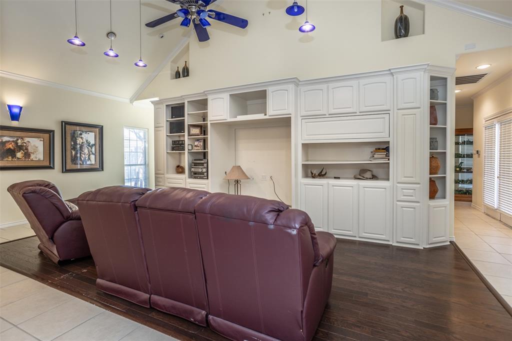 913 Mesquite Street Property Photo 8