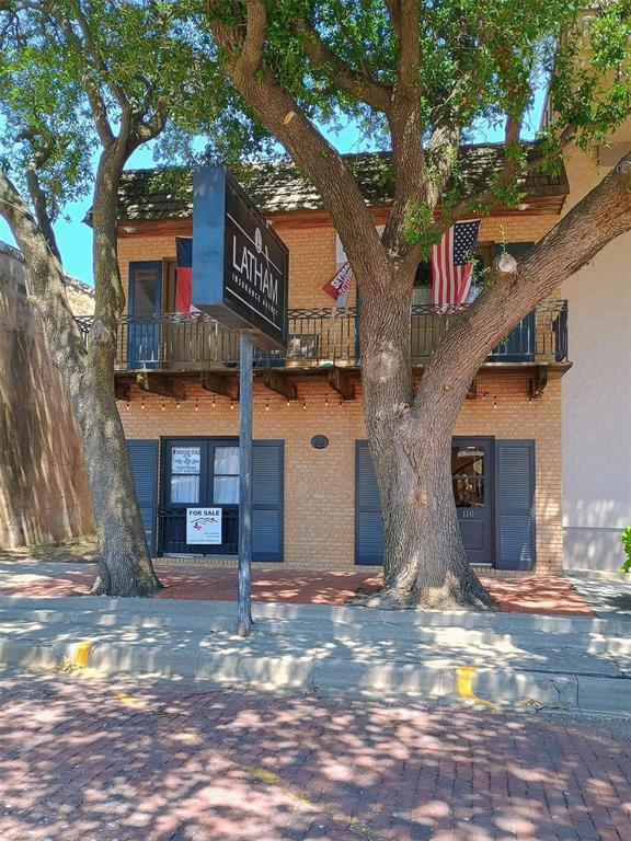 110 N Washington Street Property Photo 1