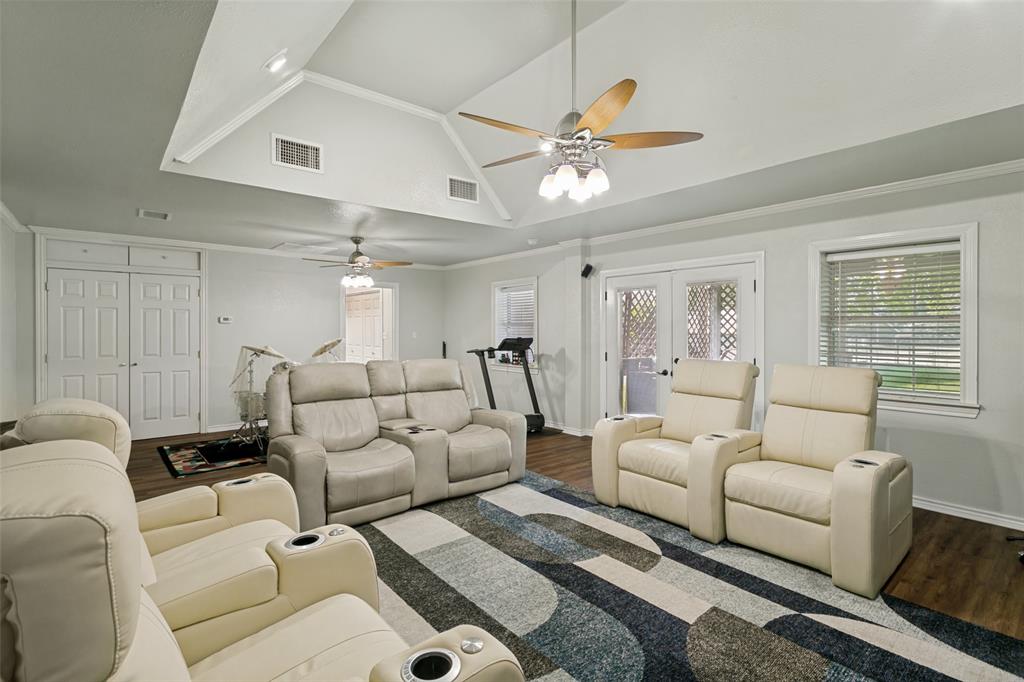 1290 Fox Lane Property Photo 13