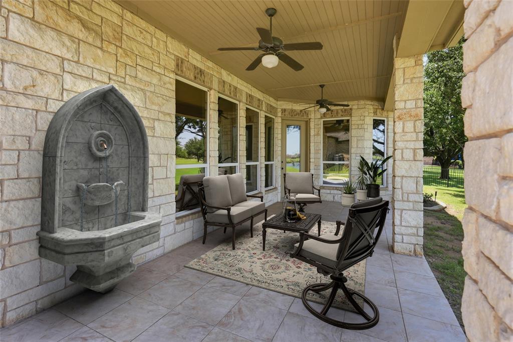 2703 Waters Edge Drive Property Photo 5