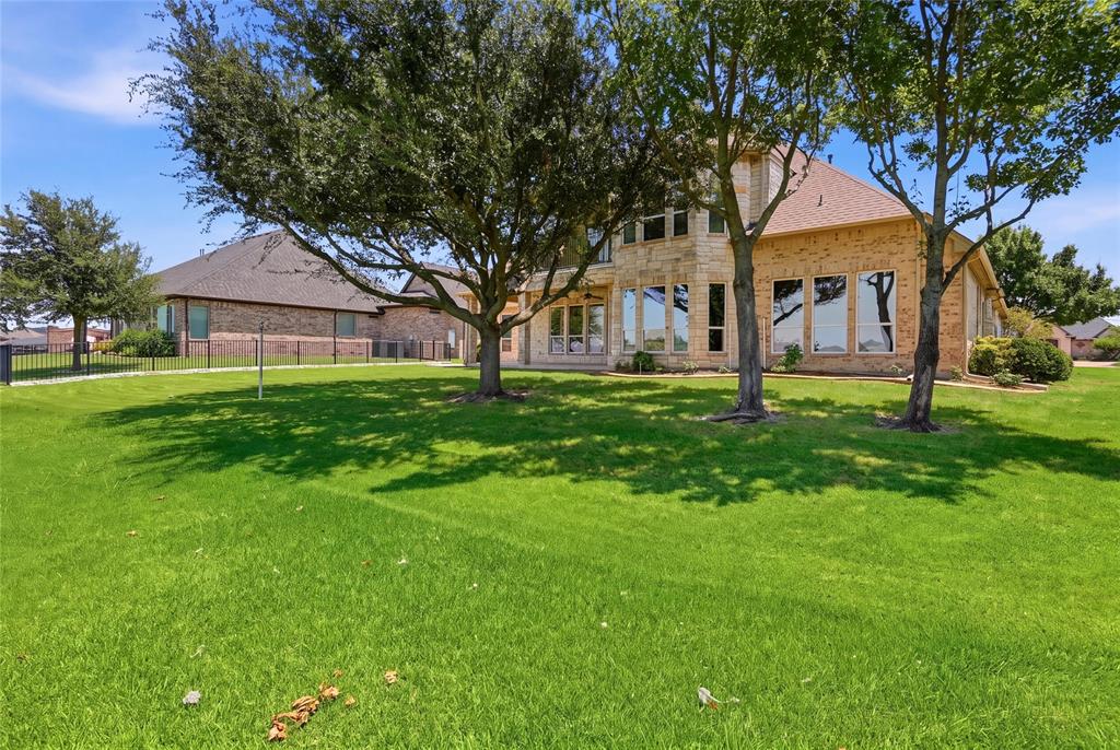 2703 Waters Edge Drive Property Photo 11