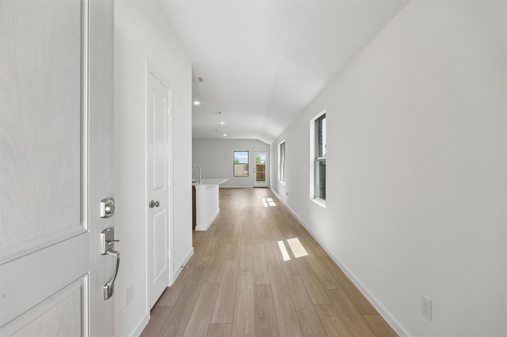 839 Hillcrest Boulevard Property Photo 3