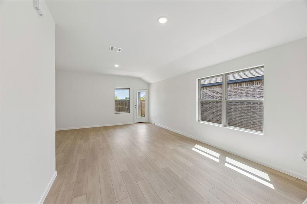 839 Hillcrest Boulevard Property Photo 11