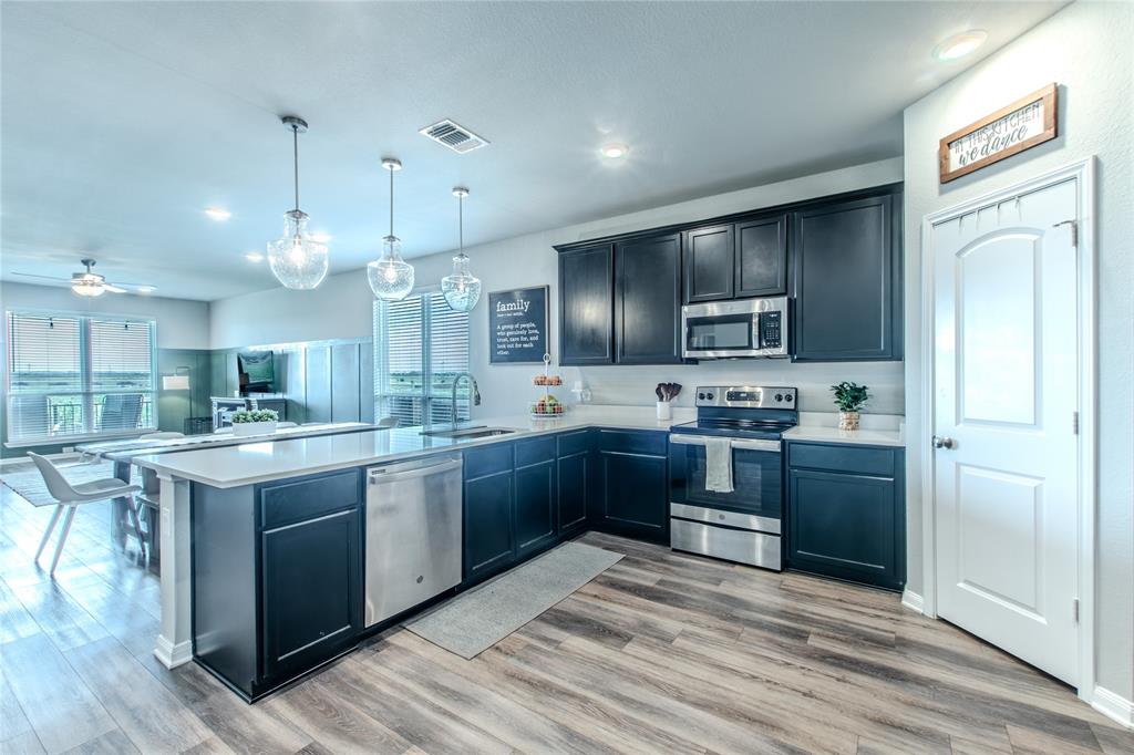 7514 Broadmoor Cove Property Photo 4