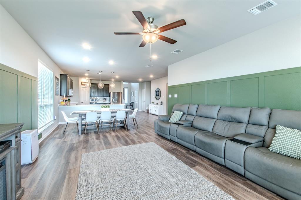 7514 Broadmoor Cove Property Photo 4