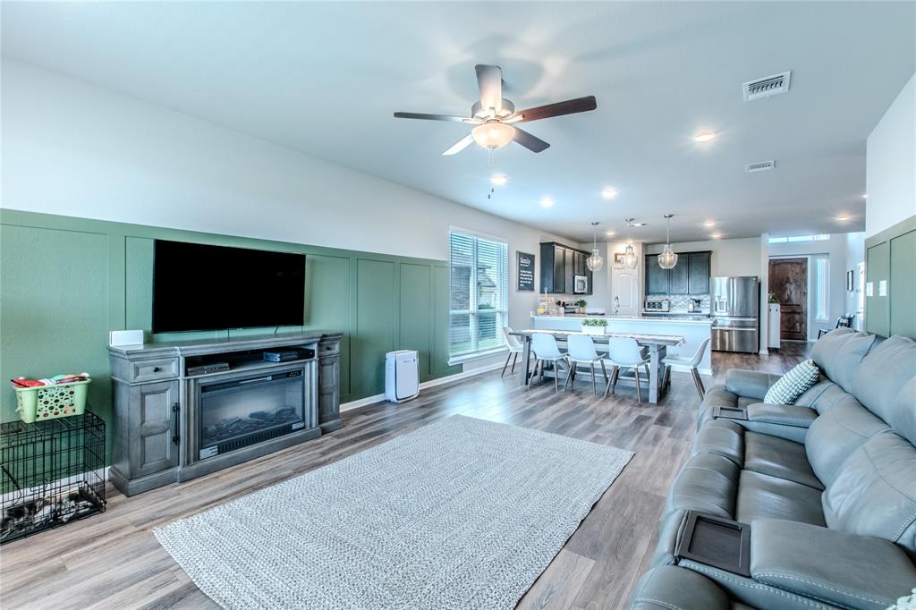 7514 Broadmoor Cove Property Photo 8