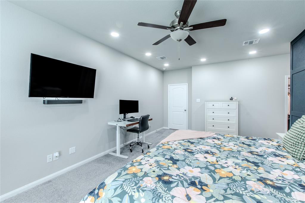 7514 Broadmoor Cove Property Photo 15