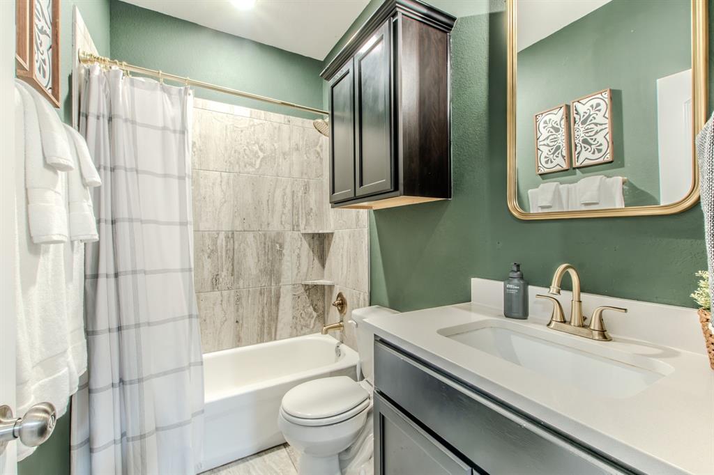 7514 Broadmoor Cove Property Photo 16