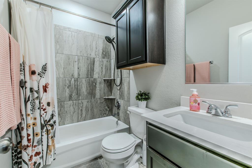 7514 Broadmoor Cove Property Photo 27